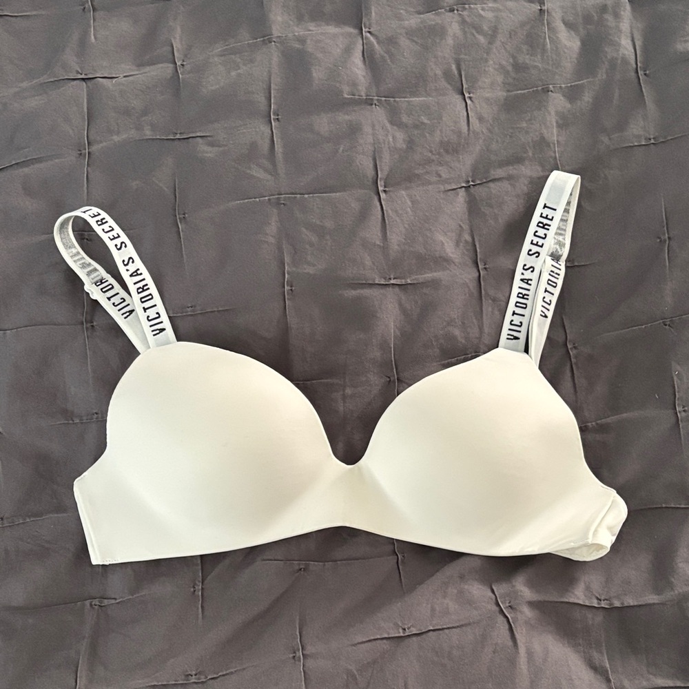 Victoria Secret T-Shirt Lightly Lined Wireless Bra